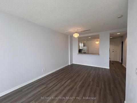 Photo 3 at 48 - 74 Ross Street, Queen's Park, Barrie