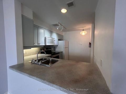 Photo 4 at 48 - 74 Ross Street, Queen's Park, Barrie