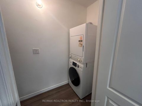 Photo 8 at 48 - 74 Ross Street, Queen's Park, Barrie