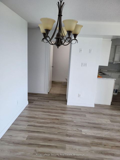 Photo 8 at 605 - 2470 Eglinton Avenue W, Greenbrook, Toronto