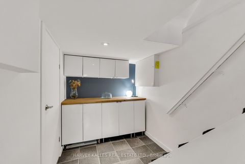 Photo 26 at 89 Lawrence Avenue W, Lawrence Park South, Toronto