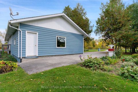 Photo 8 at 14 Sydenham Trail W, Rural Clearview, Clearview