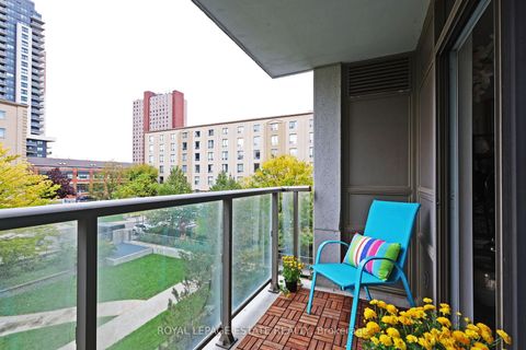 Photo 19 at 206 - 816 Lansdowne Avenue, Junction, Toronto