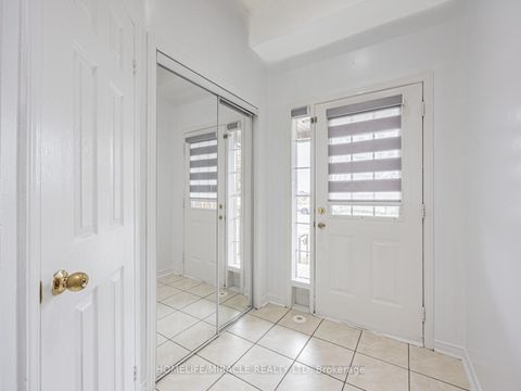 Photo 3 at 172 Gristone Crescent, Rouge E11, Toronto