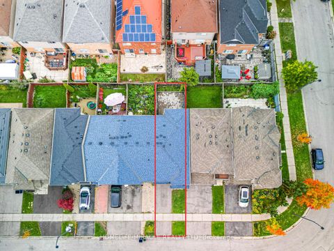 Photo 36 at 172 Gristone Crescent, Rouge E11, Toronto