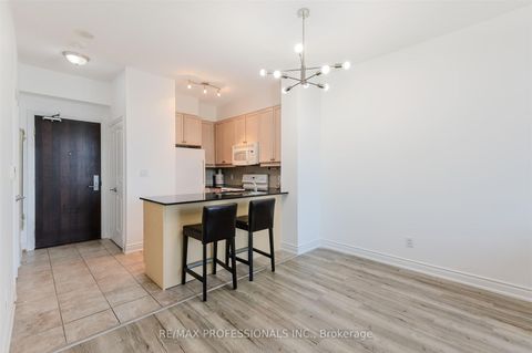 Photo 5 at 507 - 25 Earlington Avenue, Kingsway South, Toronto