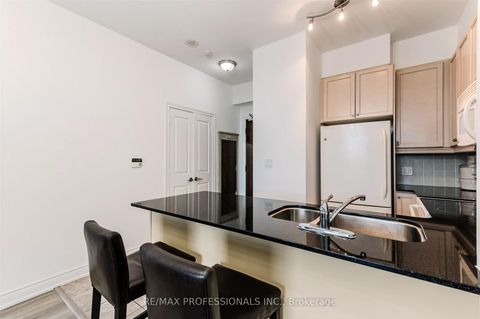 Photo 9 at 507 - 25 Earlington Avenue, Kingsway South, Toronto