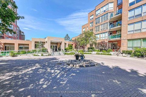 Photo 2 at 114 - 14924 Yonge Street, Aurora Highlands, Aurora
