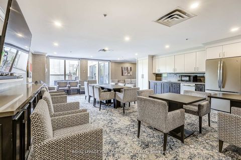 Photo 13 at 114 - 14924 Yonge Street, Aurora Highlands, Aurora