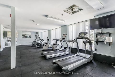 Photo 14 at 114 - 14924 Yonge Street, Aurora Highlands, Aurora