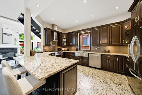Photo 6 at 192 Pacific Avenue, High Park North, Toronto