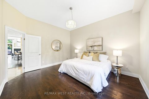Photo 14 at 192 Pacific Avenue, High Park North, Toronto