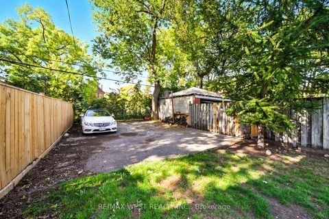 Photo 36 at 192 Pacific Avenue, High Park North, Toronto