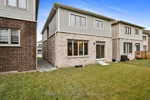 Photo 39 at 11 Gemini Drive, Rural Barrie Southeast, Barrie