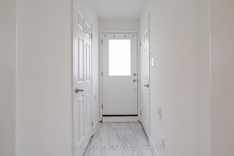 Photo 4 at 12 - 25 Coneflower Crescent, Branson, Toronto