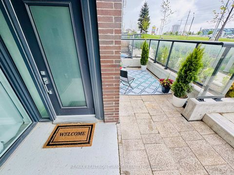 Photo 1 at 018 - 185 Deerfield Road, Central Newmarket, Newmarket