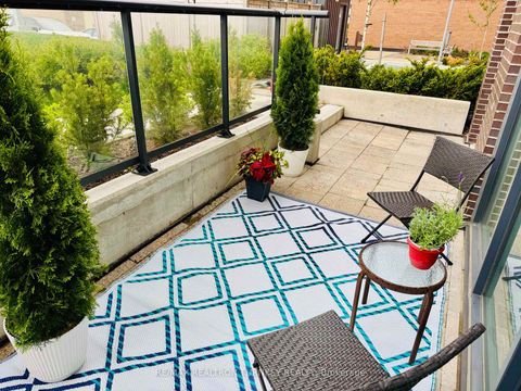 Photo 3 at 018 - 185 Deerfield Road, Central Newmarket, Newmarket