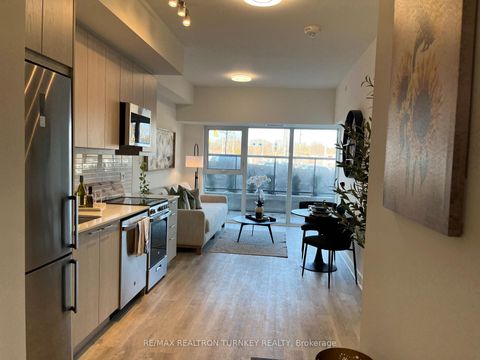 Photo 15 at 018 - 185 Deerfield Road, Central Newmarket, Newmarket