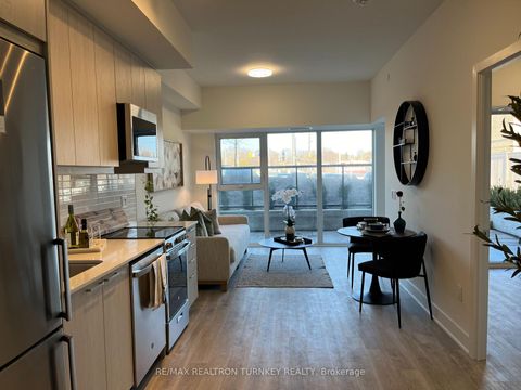 Photo 16 at 018 - 185 Deerfield Road, Central Newmarket, Newmarket