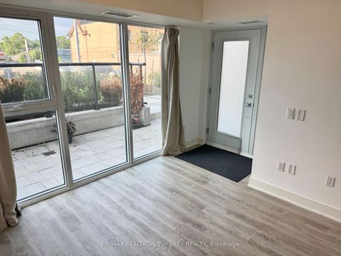 Photo 21 at 018 - 185 Deerfield Road, Central Newmarket, Newmarket