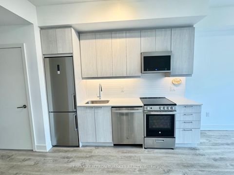 Photo 24 at 018 - 185 Deerfield Road, Central Newmarket, Newmarket