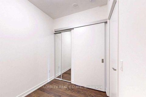 Photo 7 at 801 - 1 Yorkville Avenue, Annex, Toronto