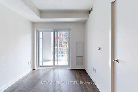 Photo 12 at 801 - 1 Yorkville Avenue, Annex, Toronto