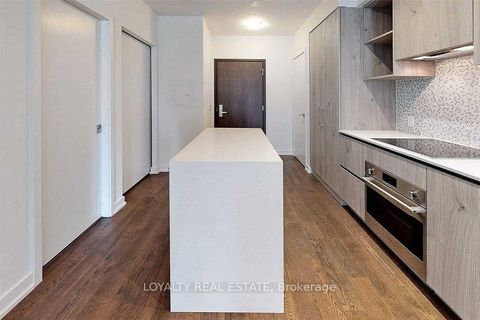 Photo 13 at 801 - 1 Yorkville Avenue, Annex, Toronto