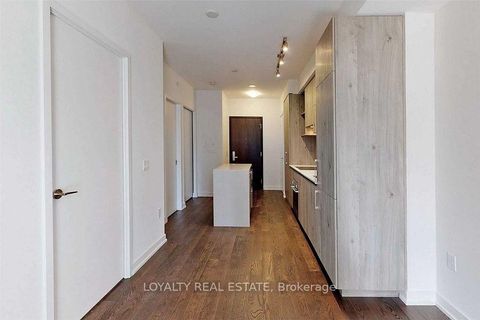 Photo 14 at 801 - 1 Yorkville Avenue, Annex, Toronto