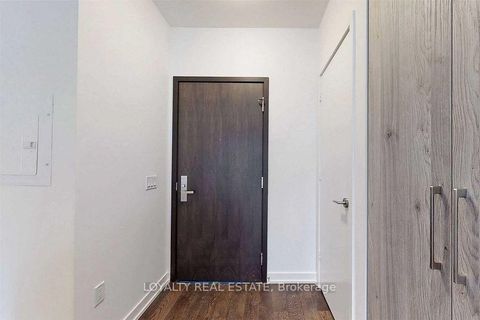 Photo 15 at 801 - 1 Yorkville Avenue, Annex, Toronto