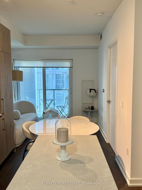 Photo 17 at 801 - 1 Yorkville Avenue, Annex, Toronto