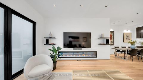 Photo 11 at 4 Douglas Crescent, Leaside, Toronto