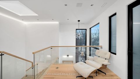 Photo 17 at 4 Douglas Crescent, Leaside, Toronto