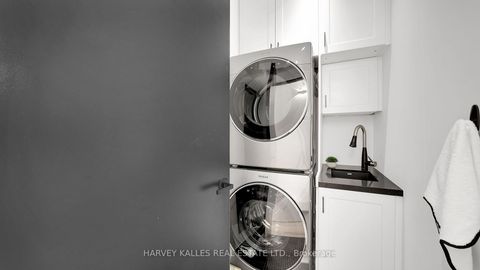 Photo 29 at 4 Douglas Crescent, Leaside, Toronto