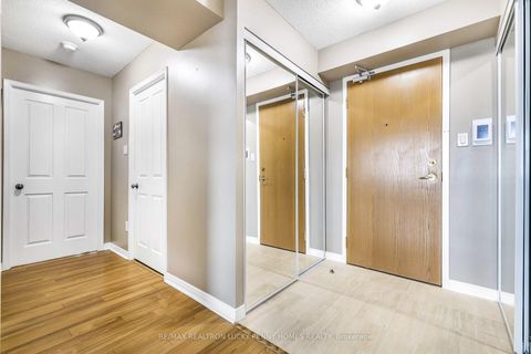Photo 2 at 804 - 7250 Yonge Street, Yorkhill, Vaughan