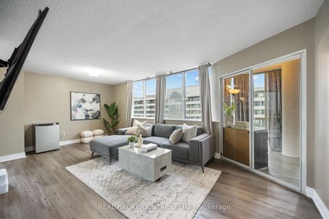 Photo 4 at 1402 - 10 Markbrook Lane, Jamestown, Toronto