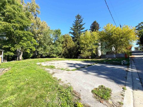 Photo 2 at 353A Ontario Street, Central Newmarket, Newmarket Photo 2 at 353A Ontario Street, Central Newmarket, Newmarket