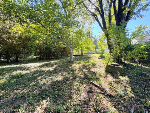 Photo 4 at 353A Ontario Street, Central Newmarket, Newmarket