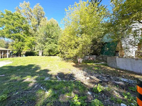 Photo 1 at 353B Ontario Street, Central Newmarket, Newmarket