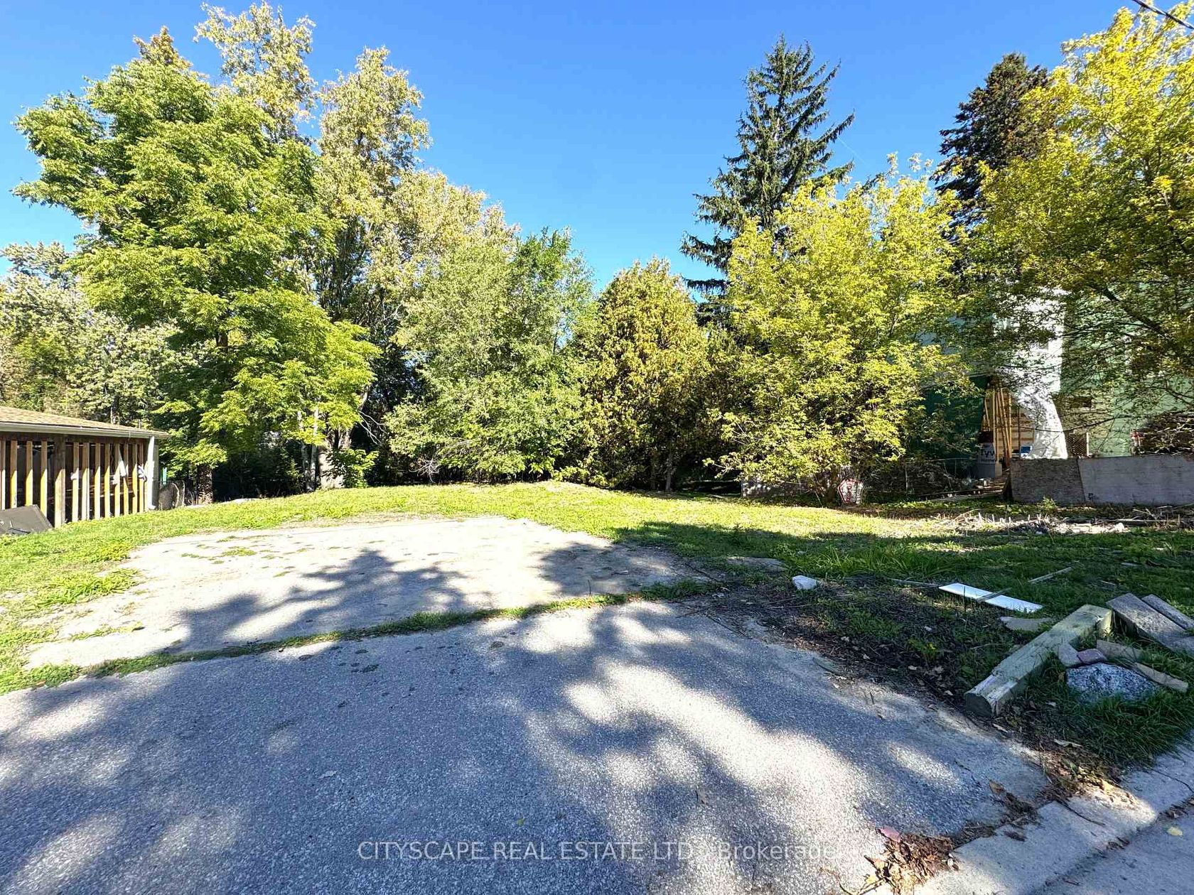 353B Ontario Street, Central Newmarket, Newmarket photo number 2