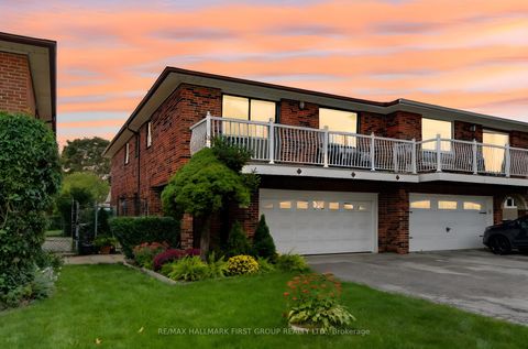 Photo 0 at 194 Fairglen Avenue, L'Amoreaux, Toronto