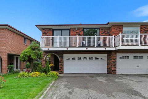 Photo 1 at 194 Fairglen Avenue, L'Amoreaux, Toronto