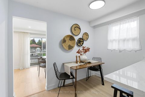Photo 15 at 194 Fairglen Avenue, L'Amoreaux, Toronto