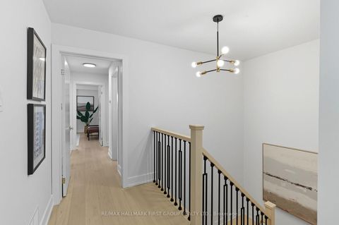 Photo 16 at 194 Fairglen Avenue, L'Amoreaux, Toronto