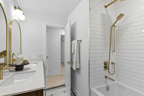 Photo 21 at 194 Fairglen Avenue, L'Amoreaux, Toronto