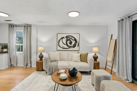Photo 28 at 194 Fairglen Avenue, L'Amoreaux, Toronto