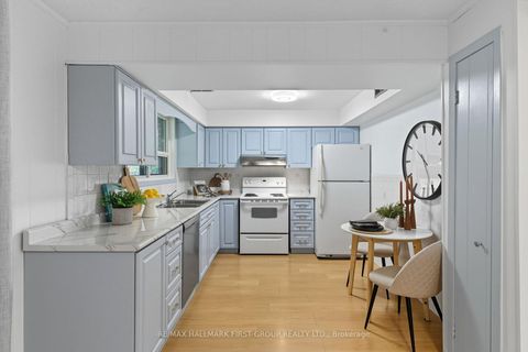 Photo 30 at 194 Fairglen Avenue, L'Amoreaux, Toronto