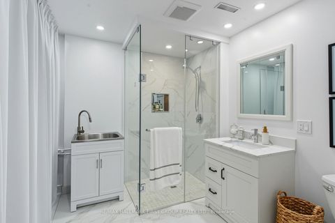 Photo 33 at 194 Fairglen Avenue, L'Amoreaux, Toronto Photo 33 at 194 Fairglen Avenue, L'Amoreaux, Toronto