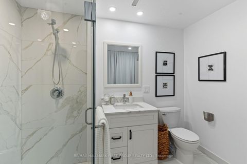Photo 34 at 194 Fairglen Avenue, L'Amoreaux, Toronto