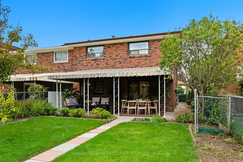 Photo 35 at 194 Fairglen Avenue, L'Amoreaux, Toronto